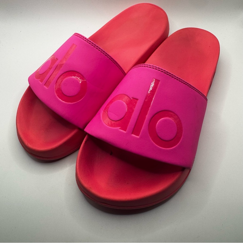 Alo Yoga Women’s Sandals Pink
